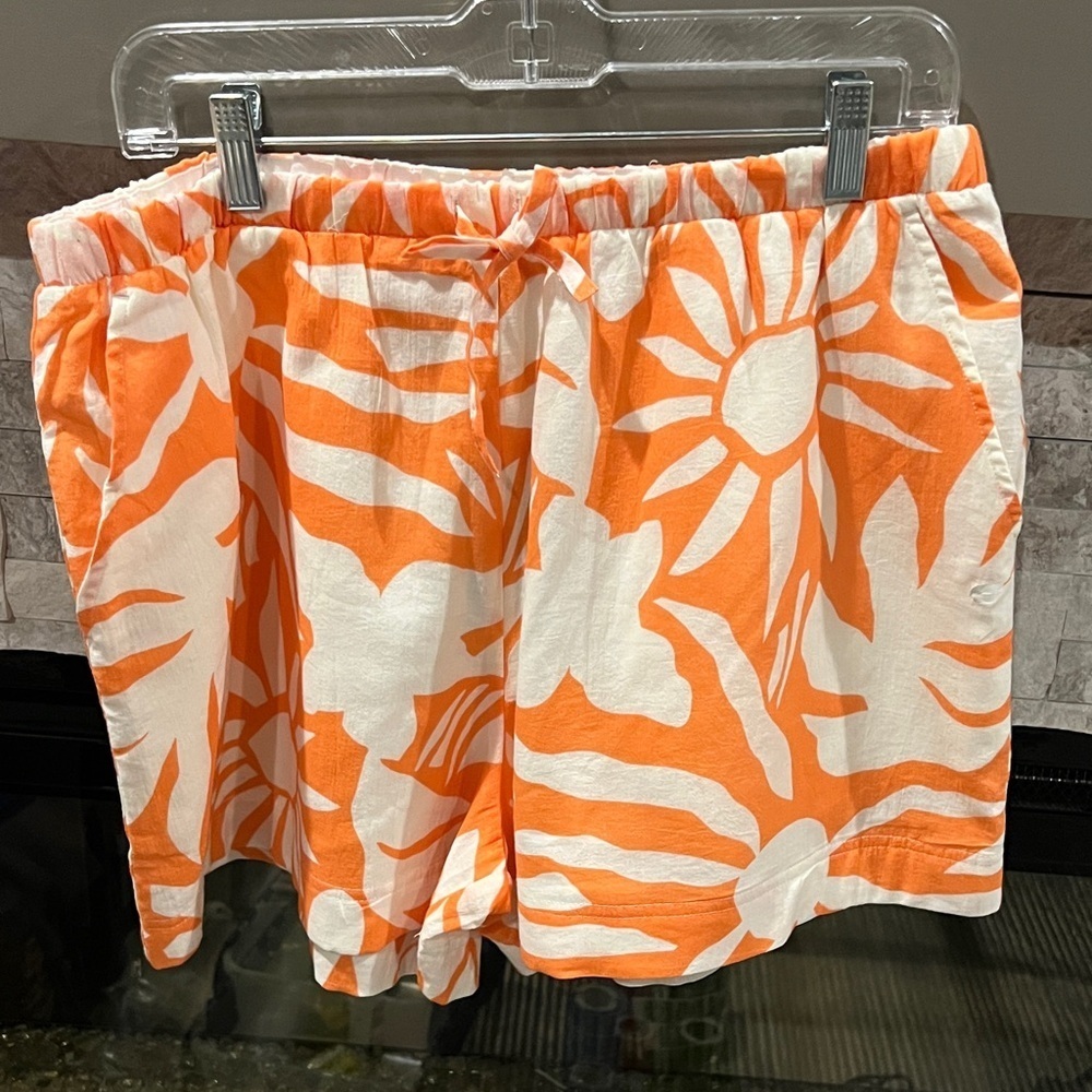 Fabletics NWT Orange and Beige Gartered Waist Tie women's Shorts size Large